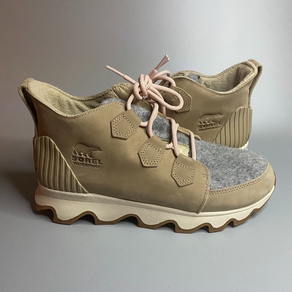 Sorel Shoes - Sorel Kinetic Caribou Boots Sandy Tan 8.5 & 7.5